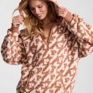 PINK Victoria's Secret Cream & Rust Textured Sherpa Pullover